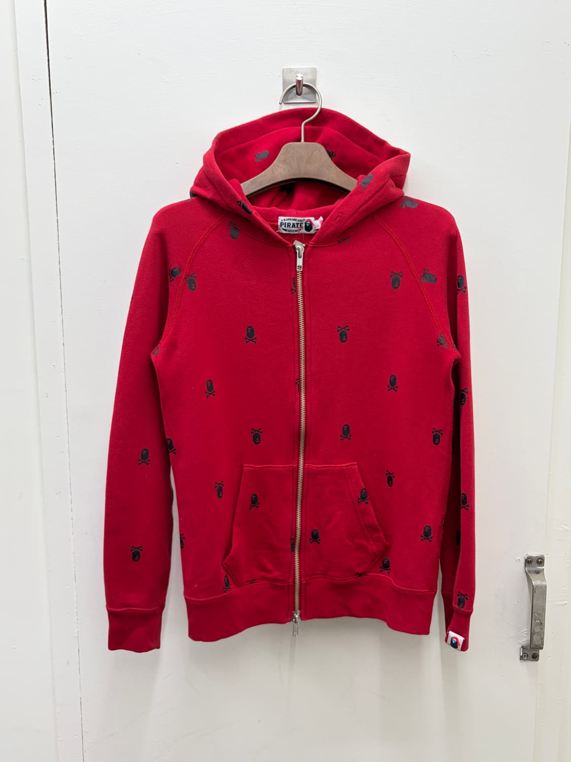 딱붙핏))) 해적 베이프 후드 집업 상품이미지1