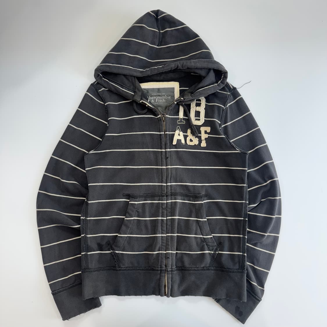 Abercrombie 아베크롬비 스트라이프 차콜 후드집업 상품이미지3