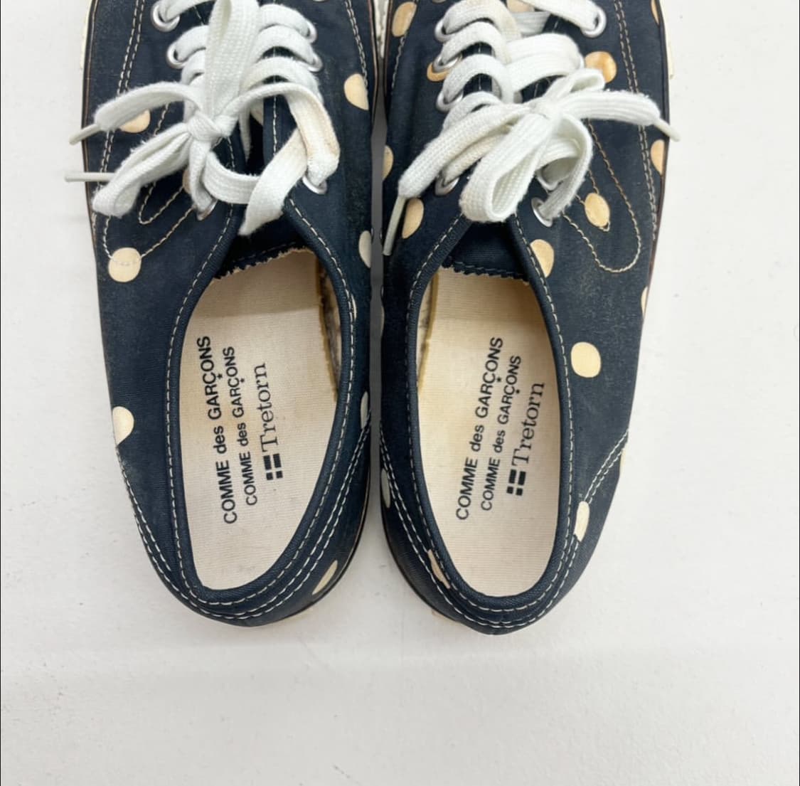 꼼데가르송 x 트레통 도트 스니커즈 상품이미지3