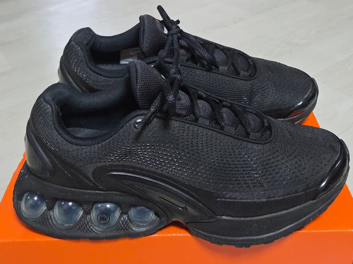 나이키 에어 맥스 Dn 트리플 블랙  상품이미지4