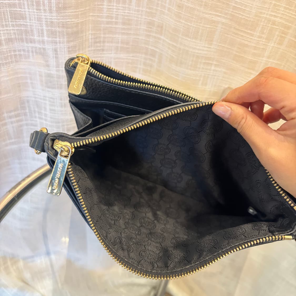 정품 마이클코어스 월렛 크로스백     상품이미지9