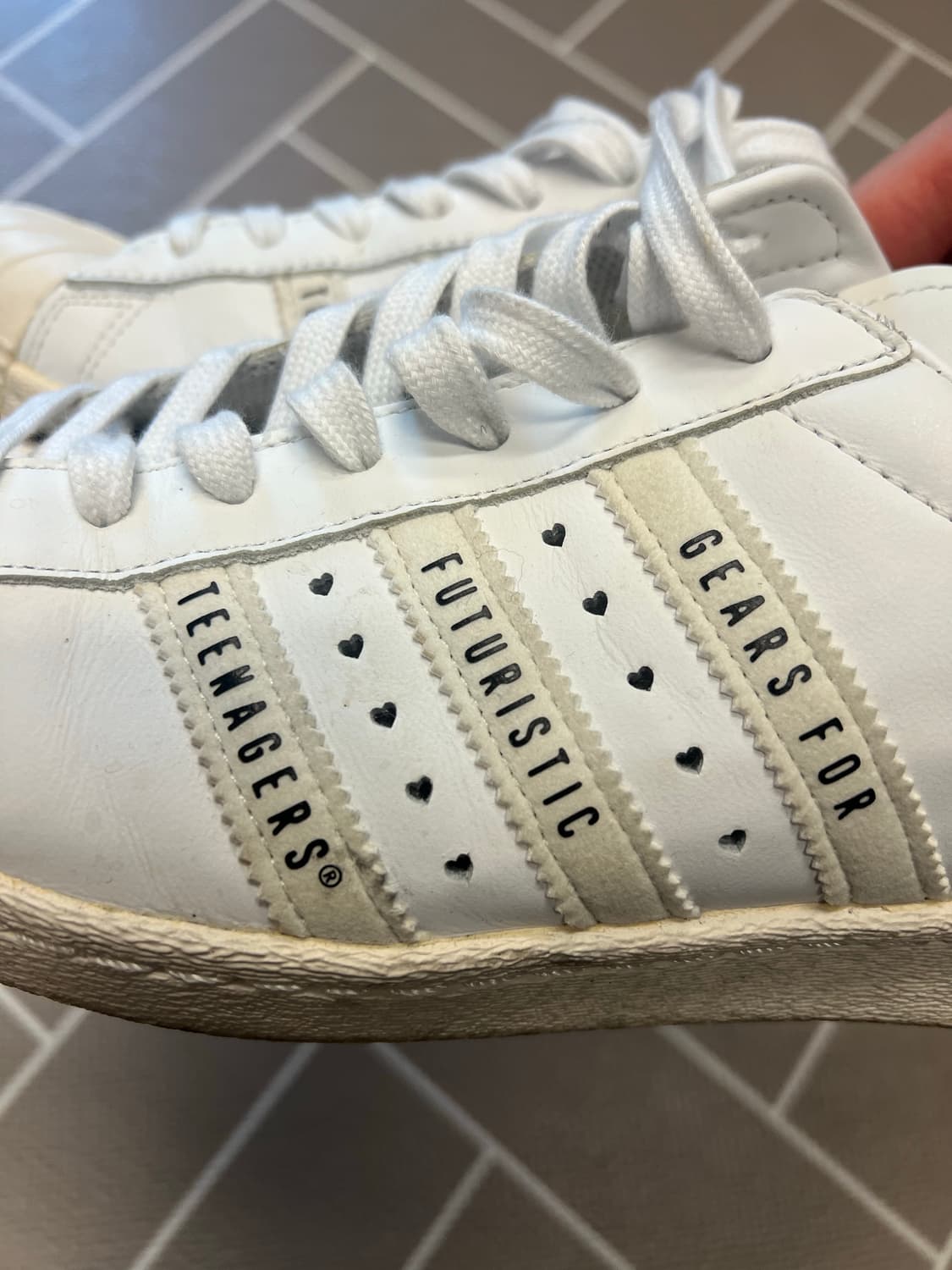 휴먼메이드 아디다스 슈퍼스타 회이트 상품이미지2