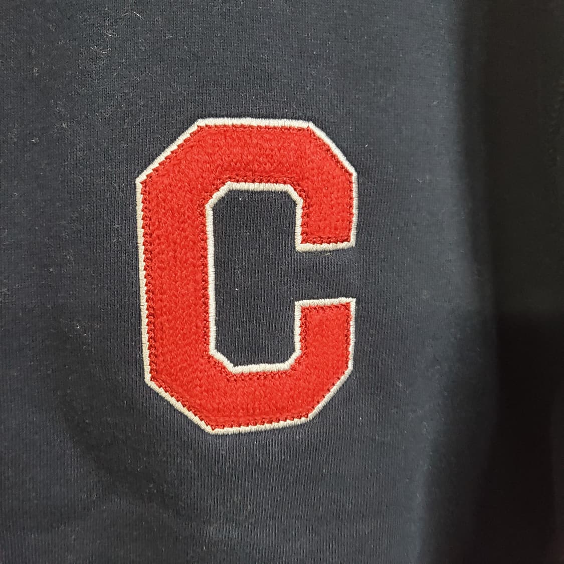 커버낫 여성 C자수 크롭 맨투맨  상품이미지3