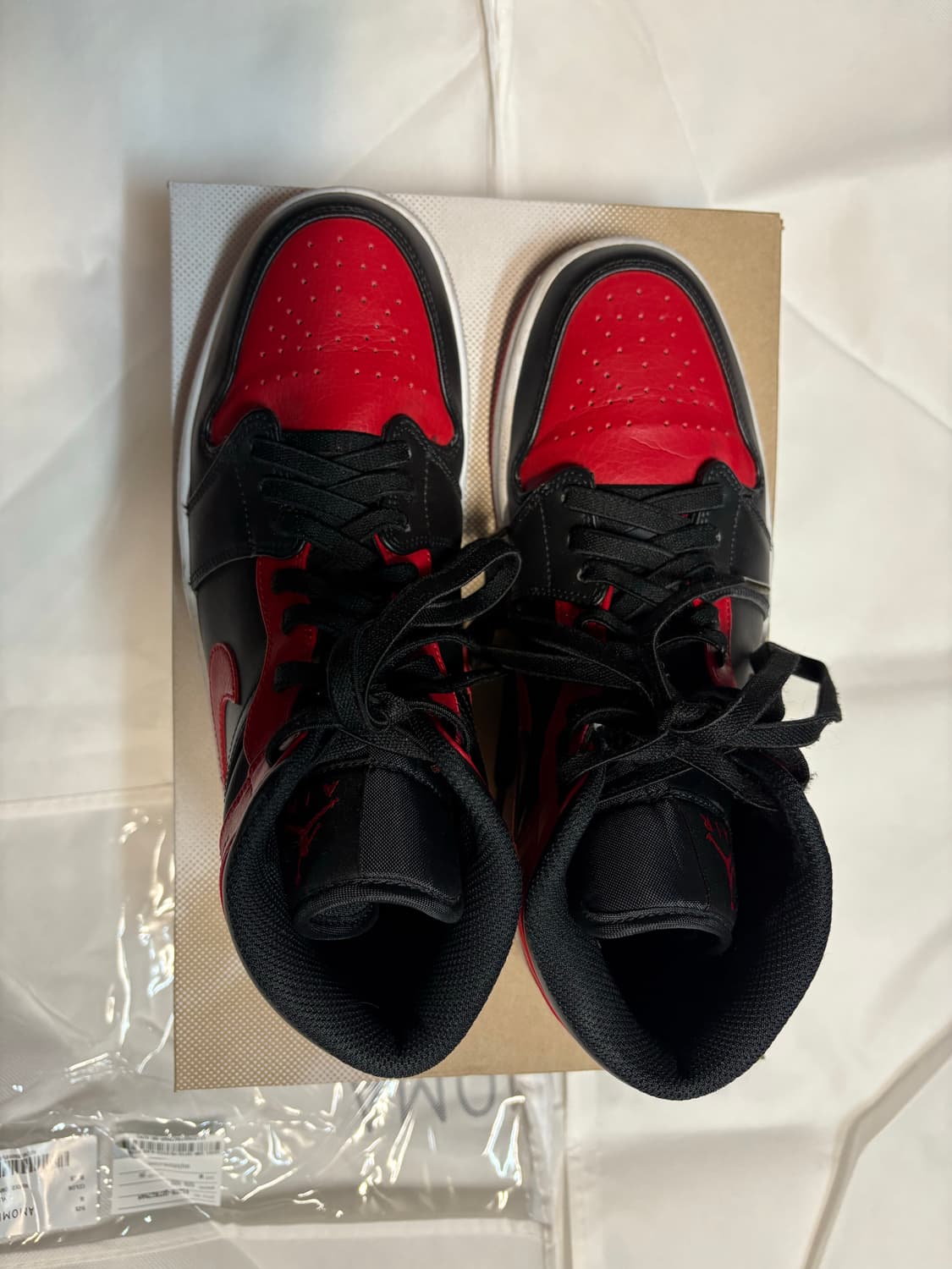 나이키 에어조던 1 미드 브레드 상품이미지1