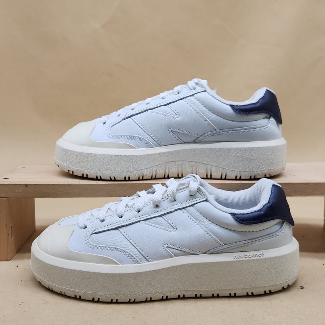 뉴발란스 CT302 여성운동화230  상품이미지1