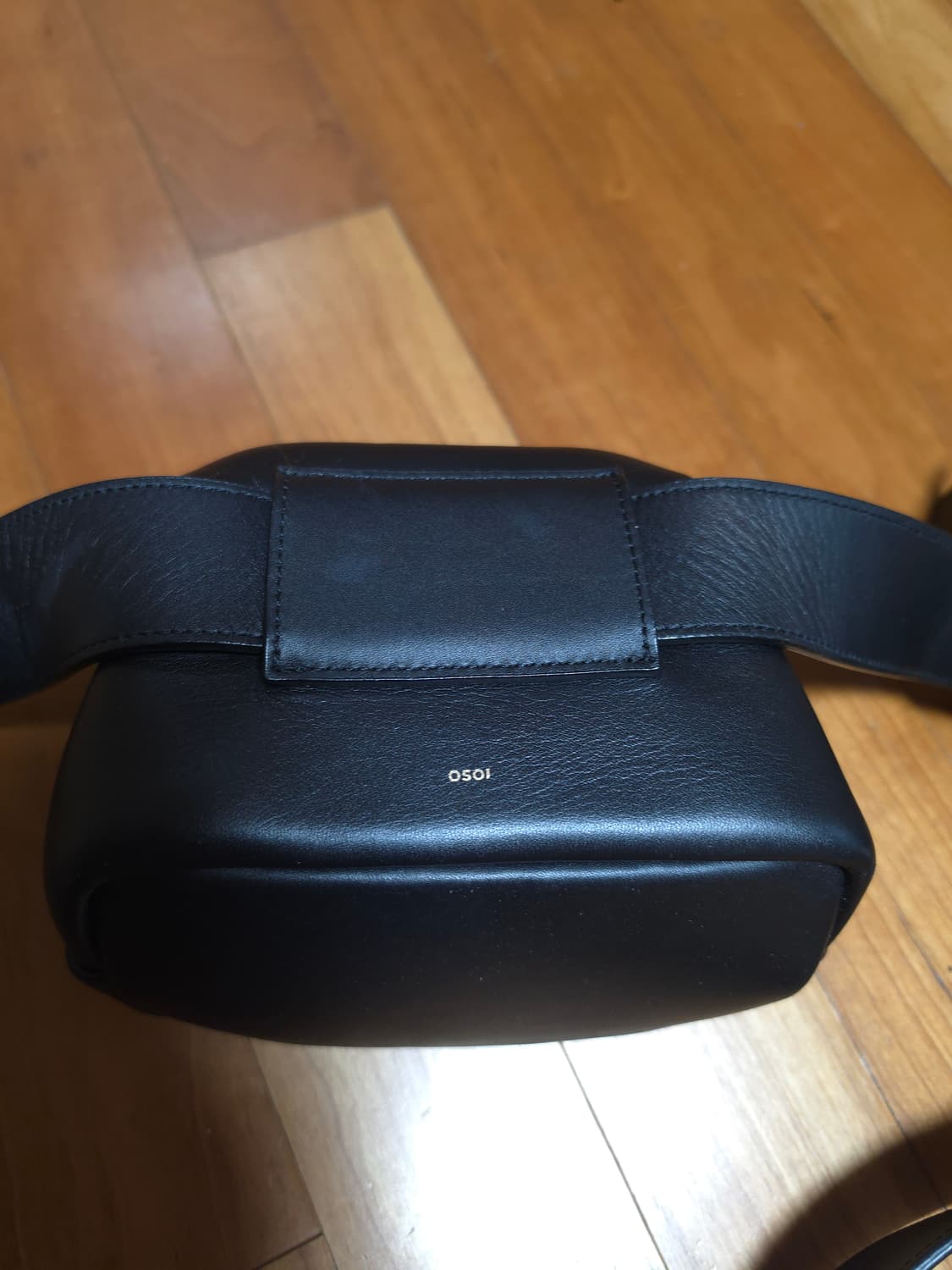 오소이 피넛 브로트백 블랙 상품이미지3