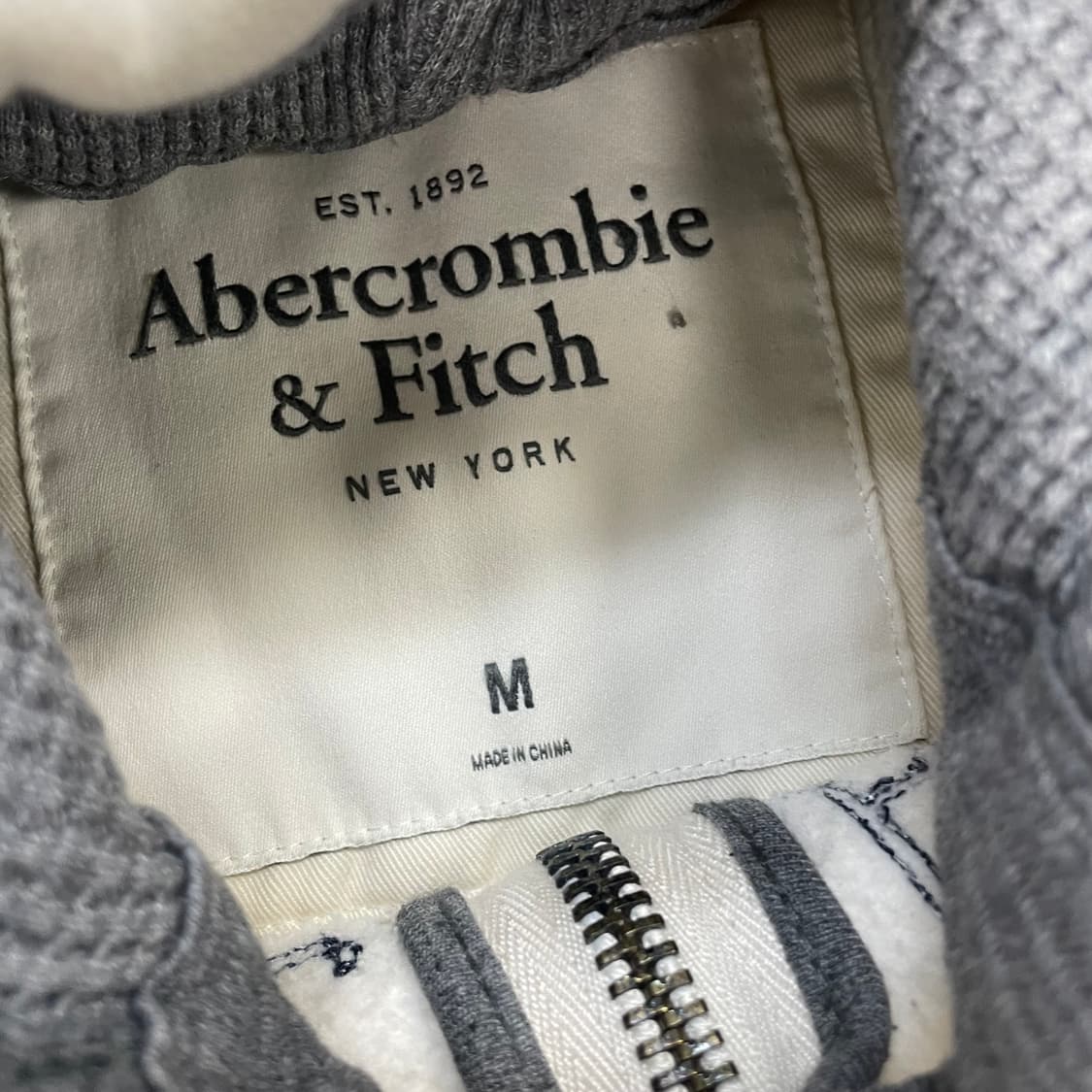 아베크롬비 아치 로고 후드집업 아이보리 상품이미지3