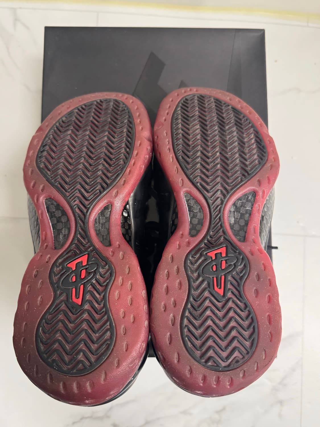 나이키 에어 폼포짓 원 250 상품이미지5