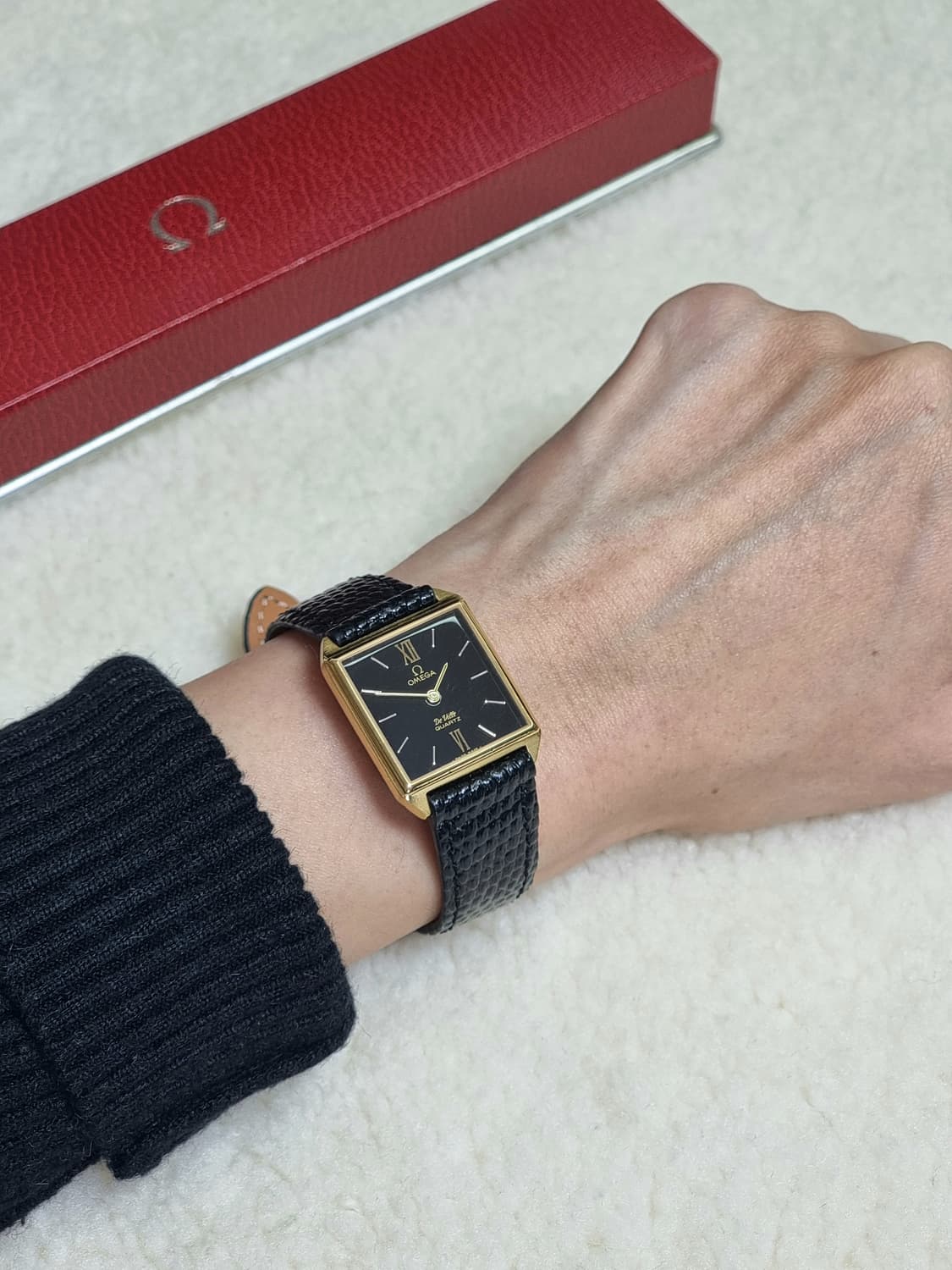 오메가 드빌 탱크 블랙 다이얼 쿼츠 여성용 시계 상품이미지7