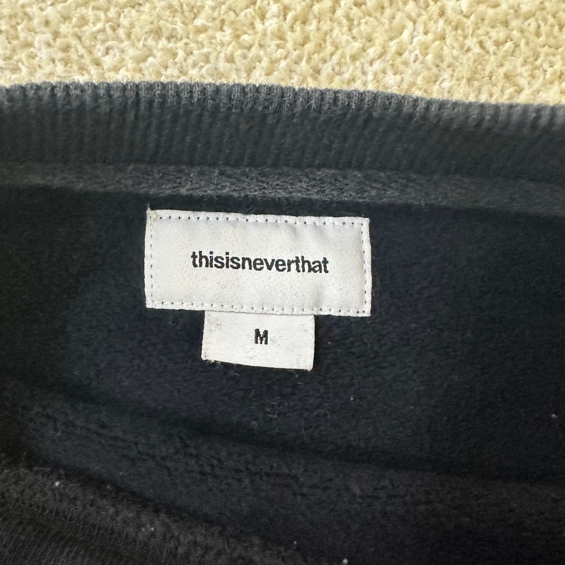 M 디스이즈네버댓 블랙 맨투맨 0323D 상품이미지2