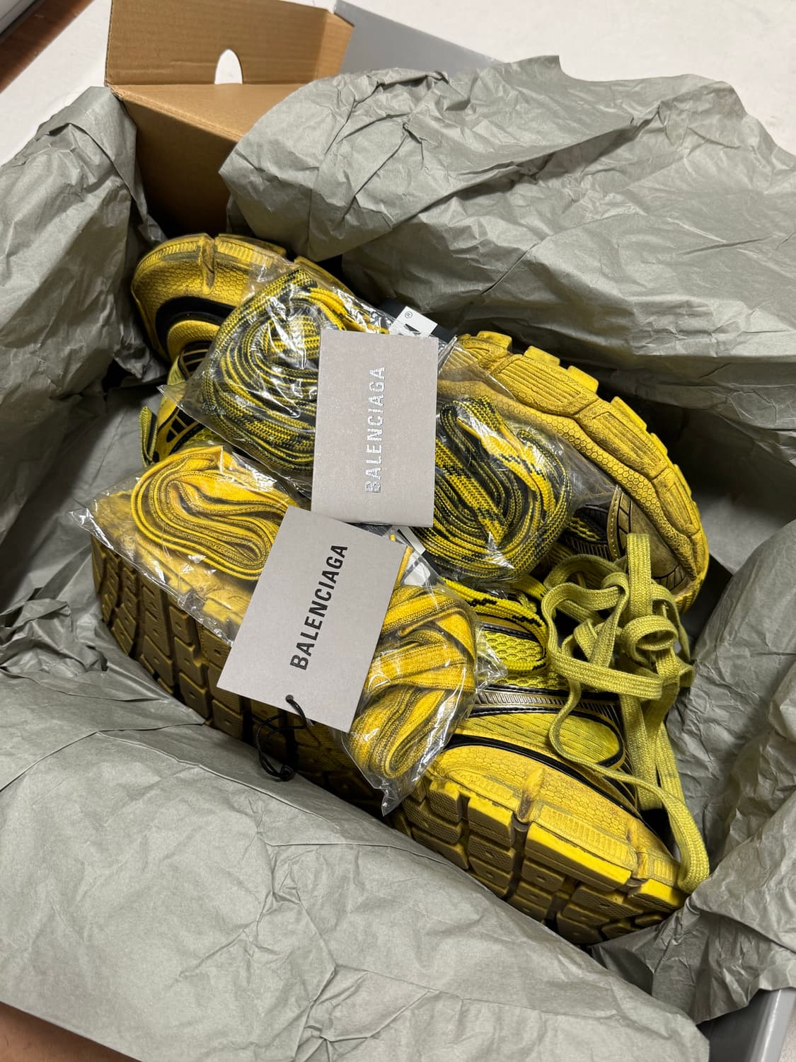 발렌시아가 3xl 옐로우 44 상품이미지1