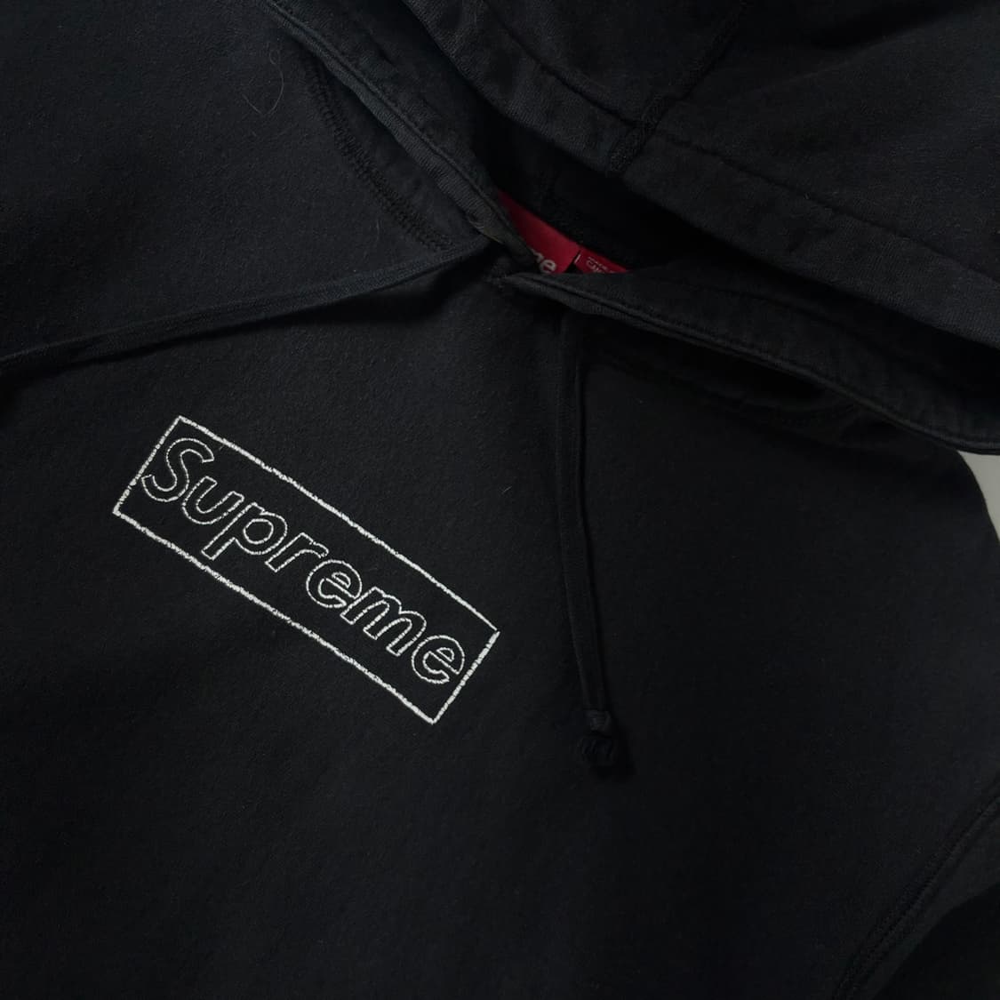 Supreme 슈프림 X 카우스 초크로고 블랙 후드티 상품이미지3