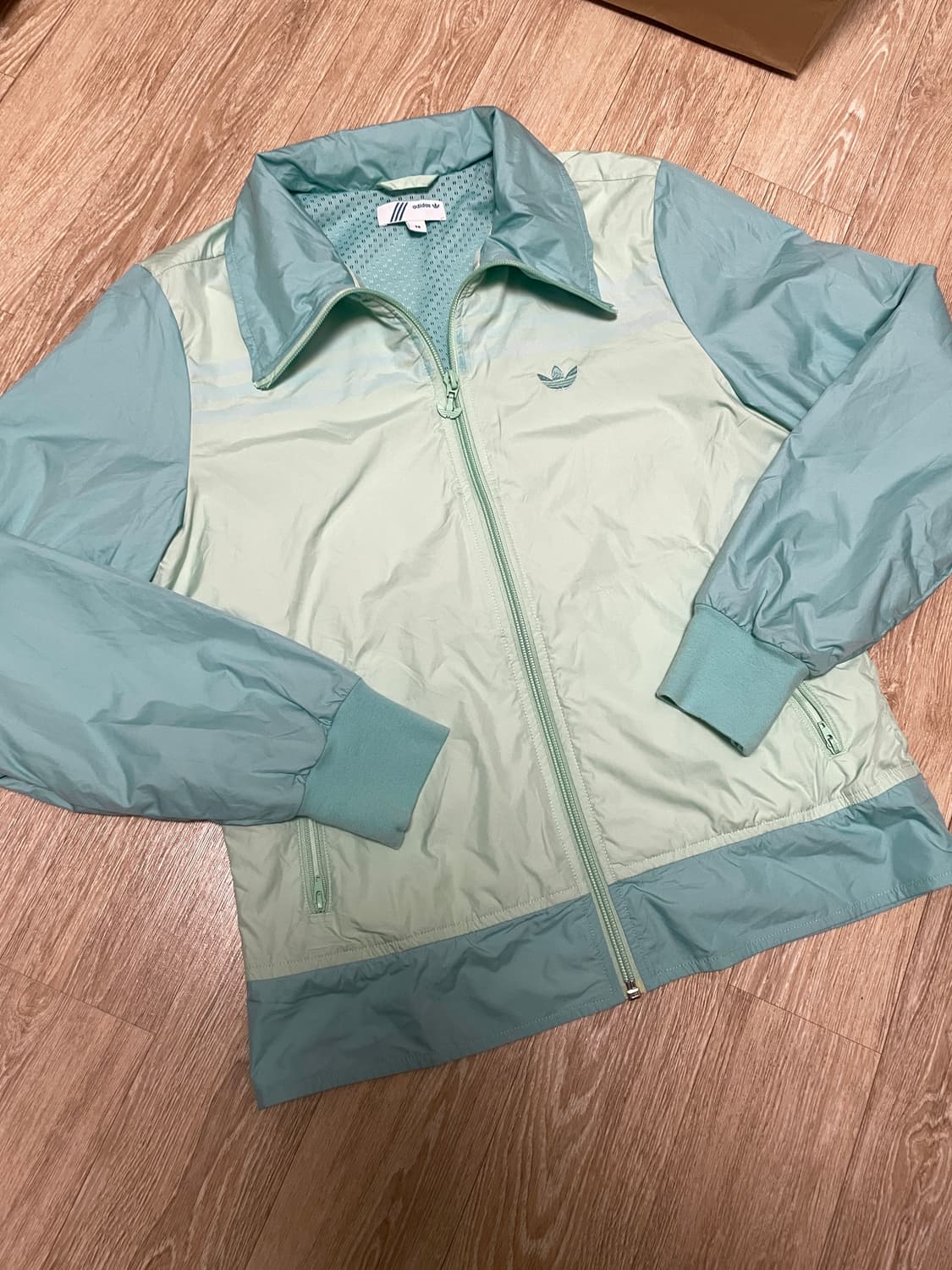 아디다스 민트 바람막이 져지 상품이미지1