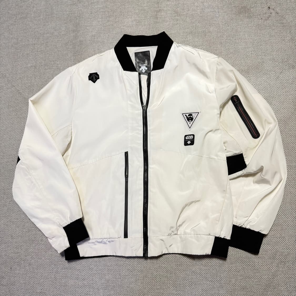 데상트 x 스타워즈 봄버자켓 상품이미지1