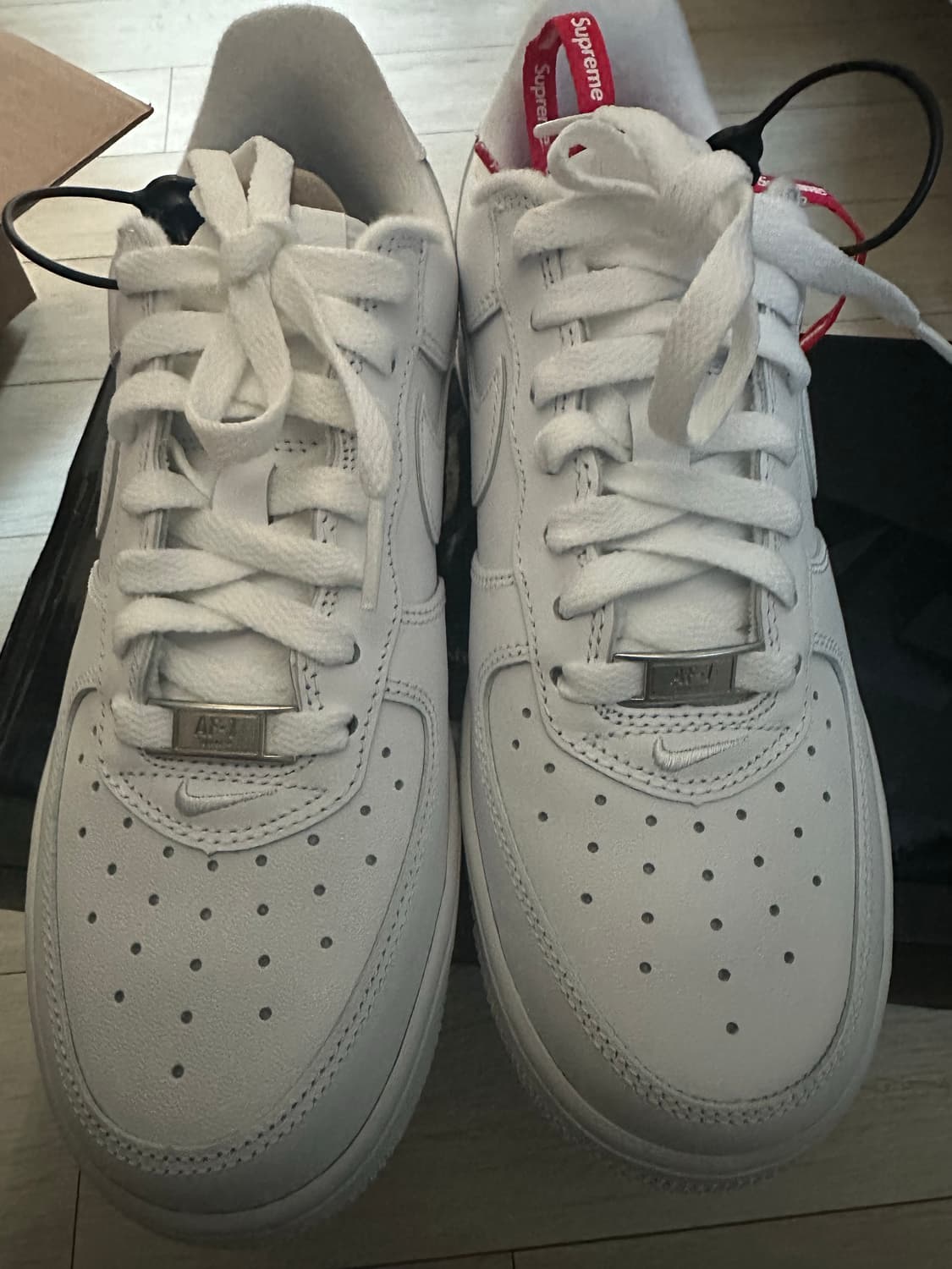 나이키 슈프림 240 상품이미지2