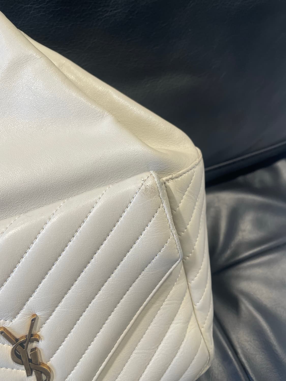 입생로랑 램스킨 조 백팩 아이보리 상품이미지5