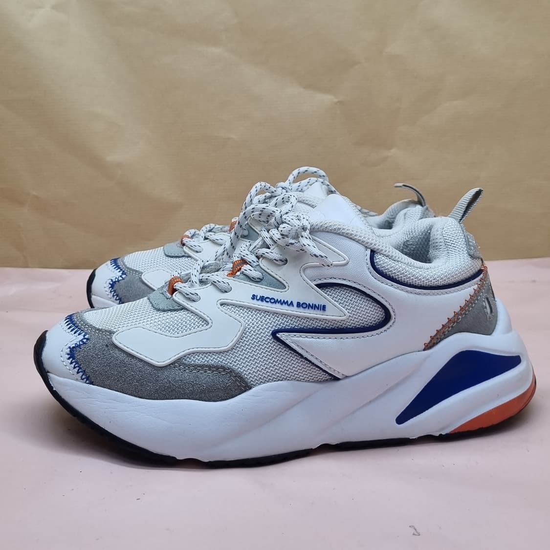 슈콤마보니 운동화 220 상품이미지1