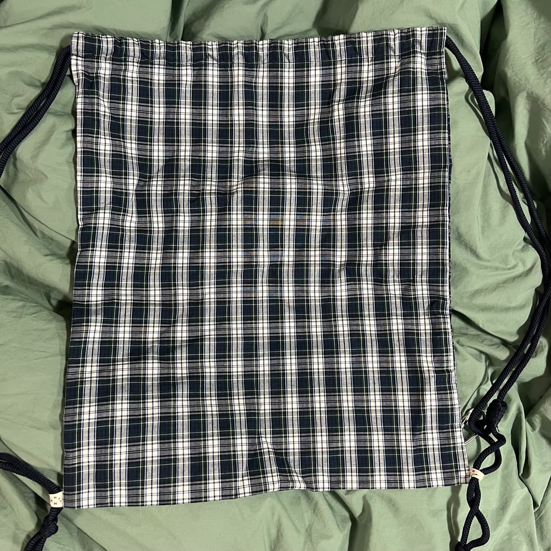 오헤시오 체크 스트링백 CHECK DRAWSTRING BAG 상품이미지3