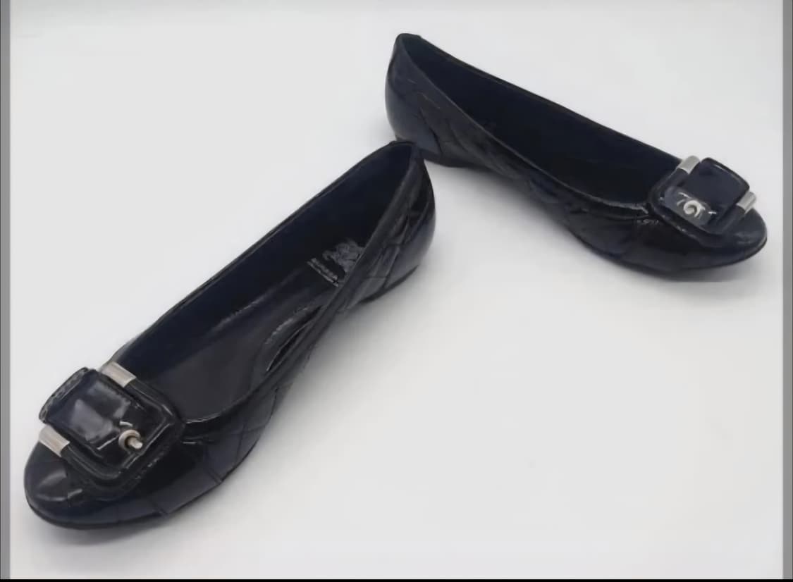 (정품)버버리 블랙 에나멜 플랫슈즈 35.5 (225-230) 상품이미지1
