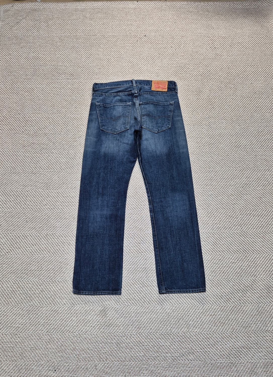 리바이스  501 ( p53 )

리바이스는 단순한 브랜드를 넘어, 17 상품이미지3