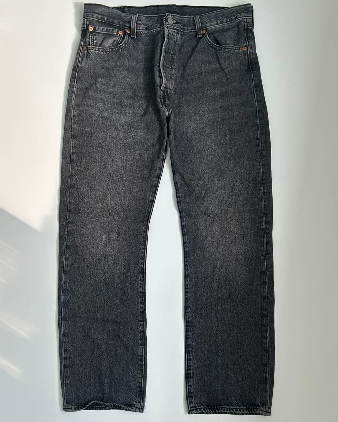 [36/32] 리바이스 501 블랙 워시드 데님 팬츠 상품이미지1