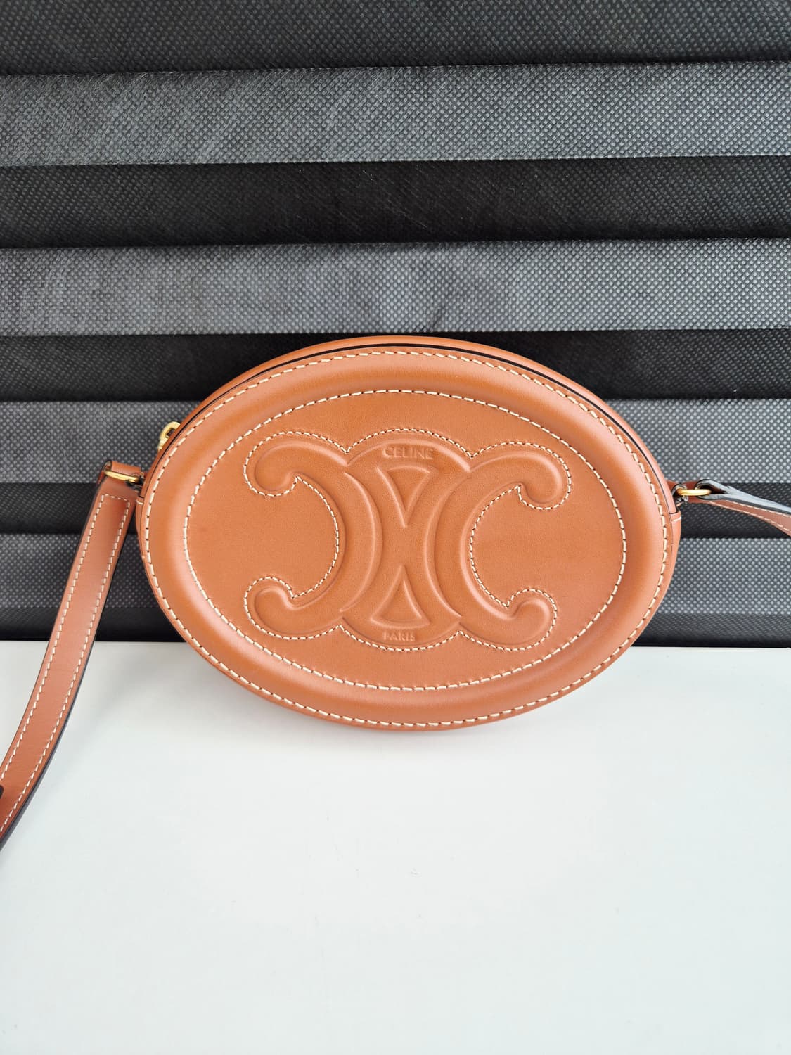 셀린느 트리오페 오벌 펄스 미니백 (상태 매우 좋음) 상품이미지3