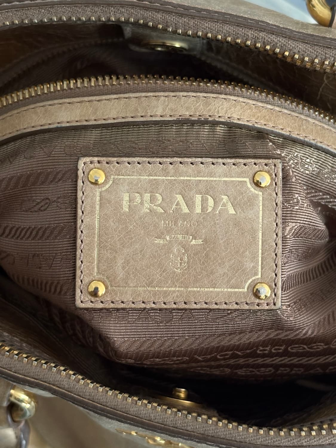 Prada 프라다 비텔로 샤인 레더 토트백 상품이미지8