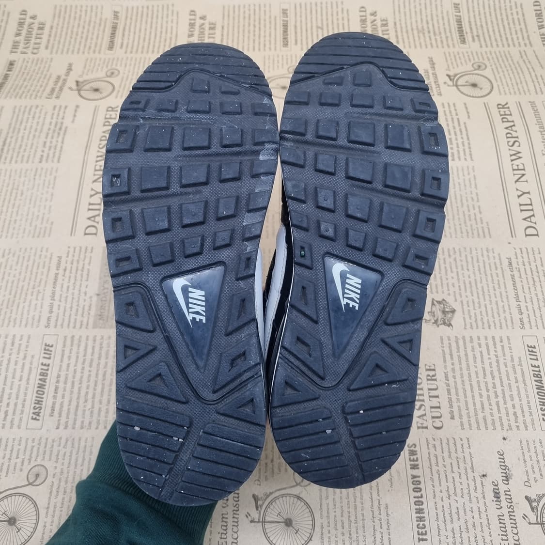 나이키 에어맥스 커맨드 여성운동화235  상품이미지5