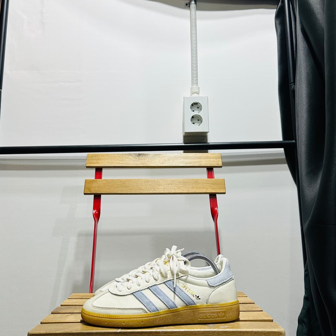 240) 아디다스  운동화 여성 여자 신발 스페지알 아이보리 블루 상품이미지3