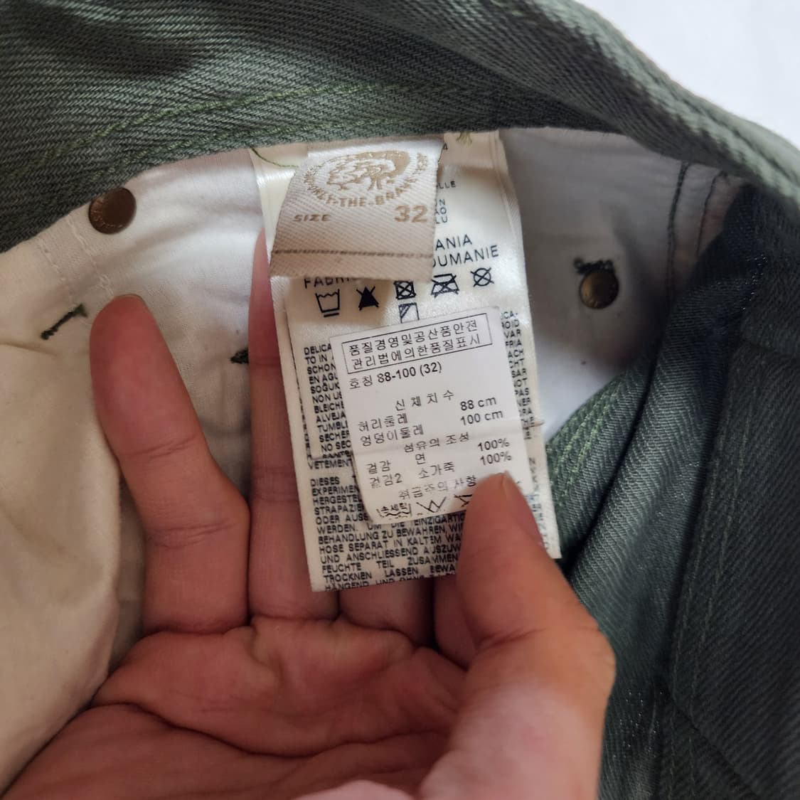 디젤 크루리 레귤러 슬림 워크웨어 아메카지 카키팬츠 상품이미지8