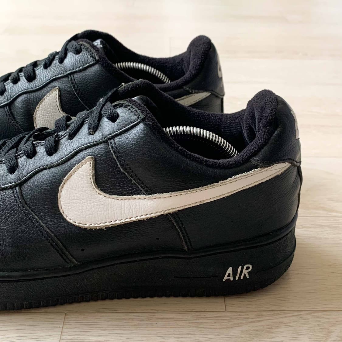 나이키 에어포스1 로우 검흰 상품이미지2