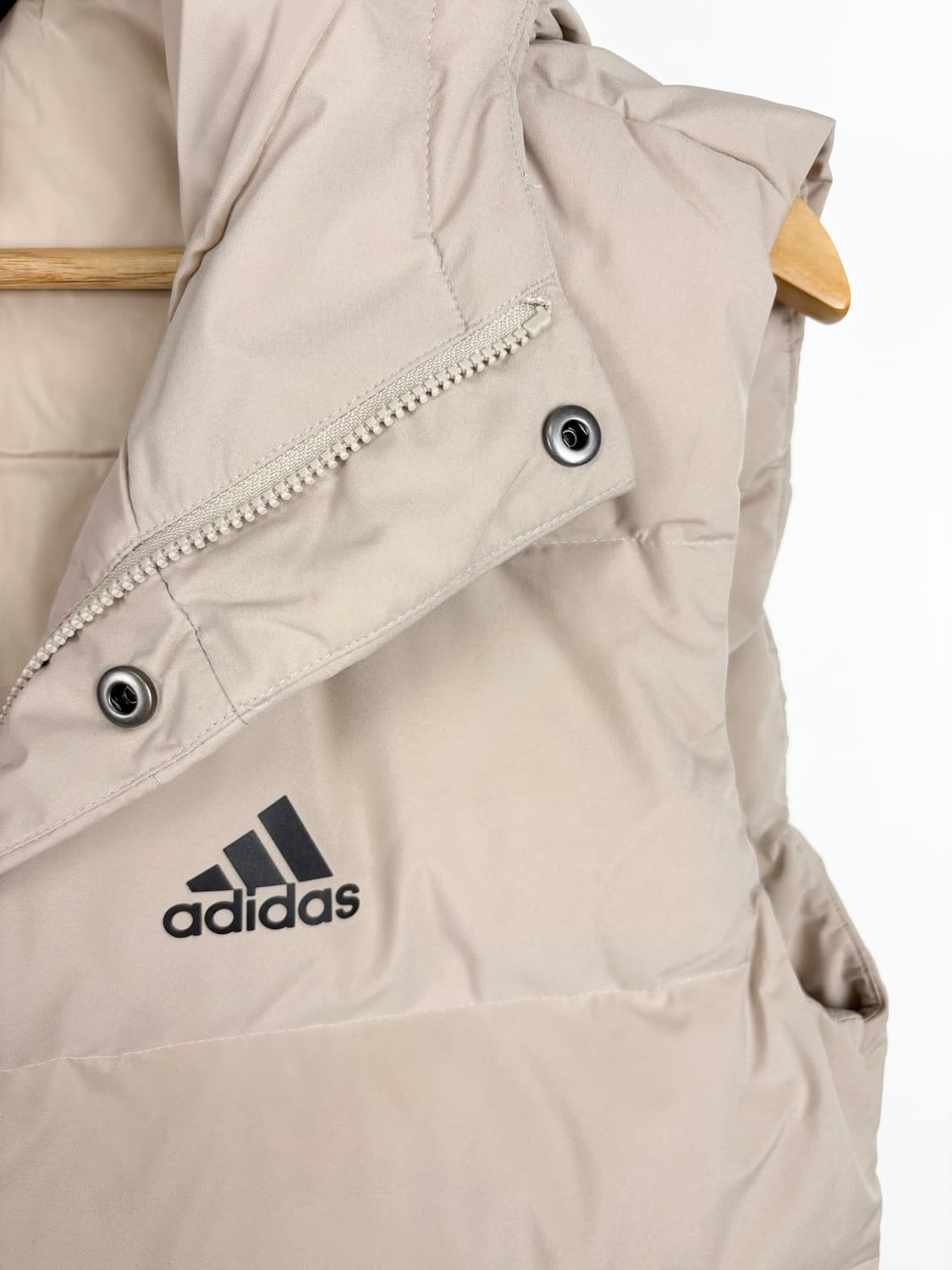 아디다스 헬리오닉 후드 다운 패딩조끼 (공용) 상품이미지3