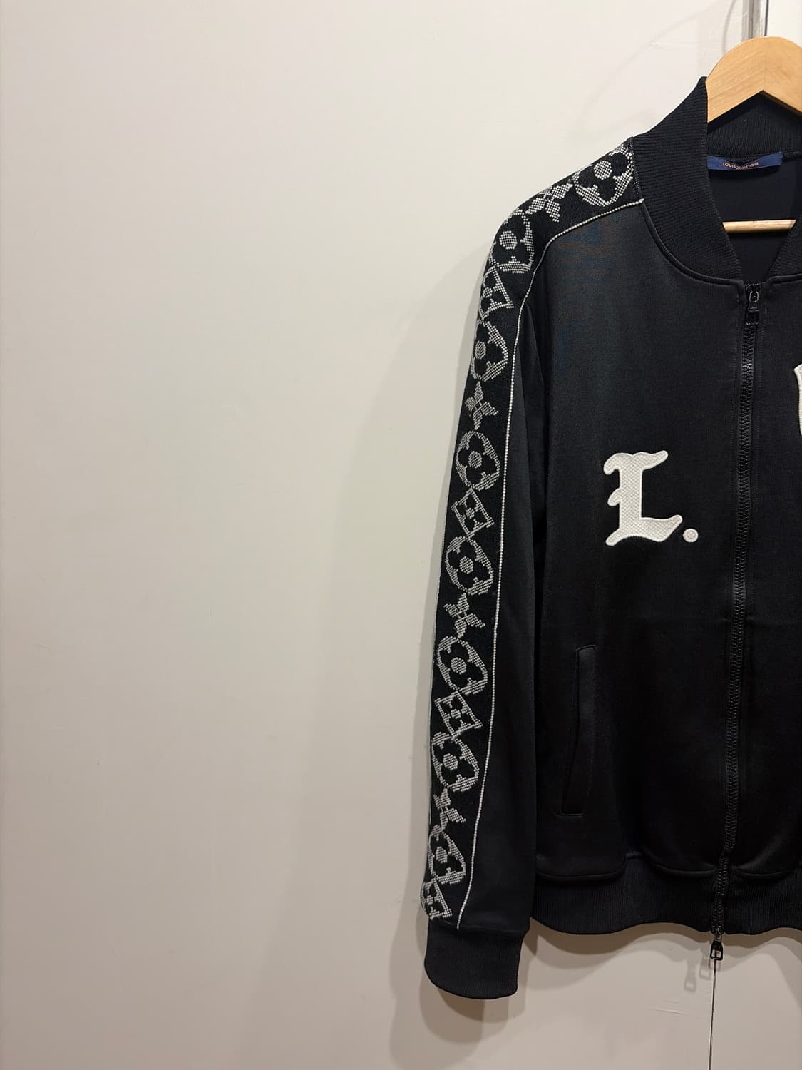 루이비통 LV 플라워 모노그램 트랙 자켓 셋업 상품이미지3