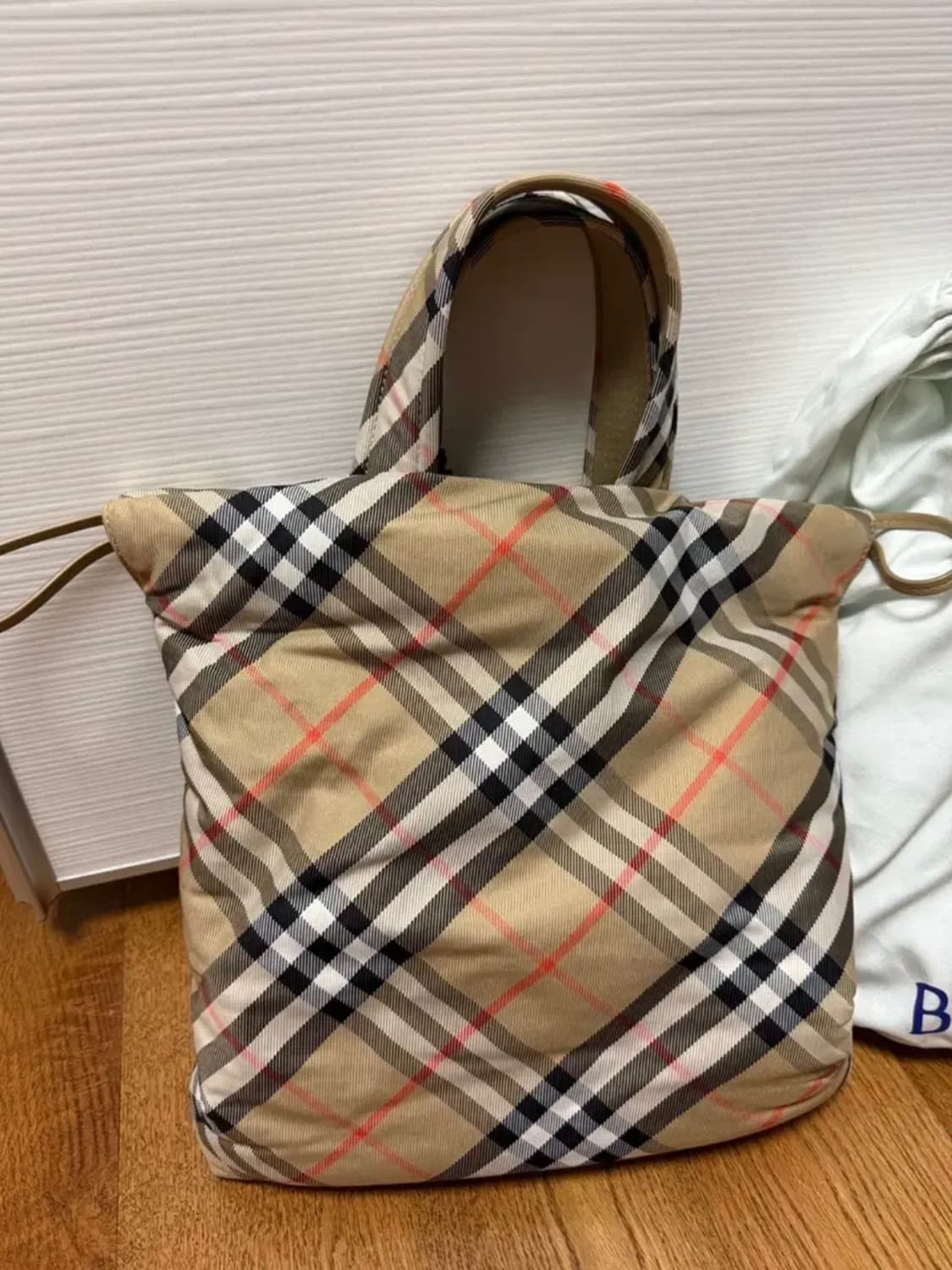 버버리 토트백 새상품  상품이미지5