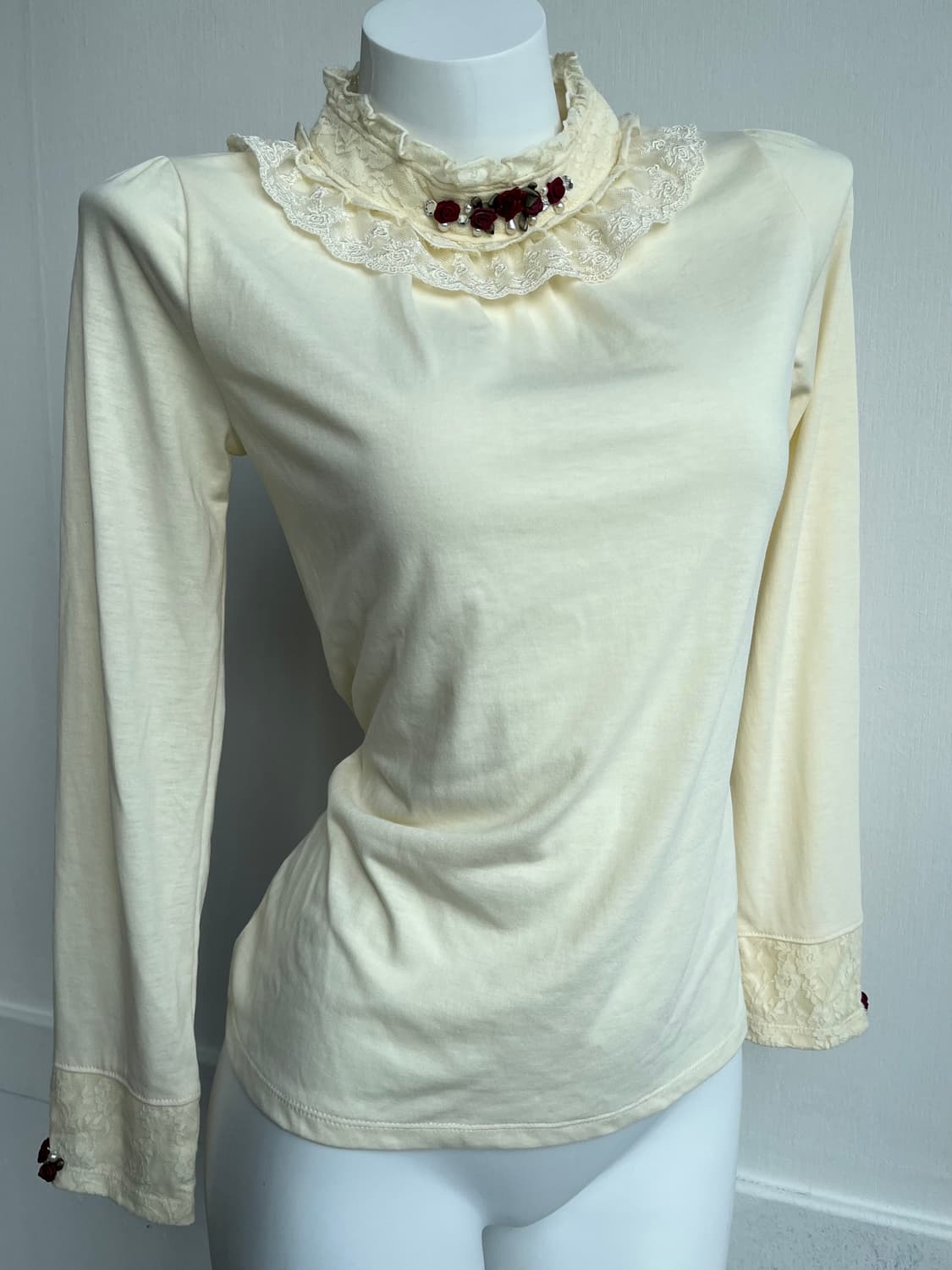 axes femme 아이보리 로즈 긴팔 상품이미지1