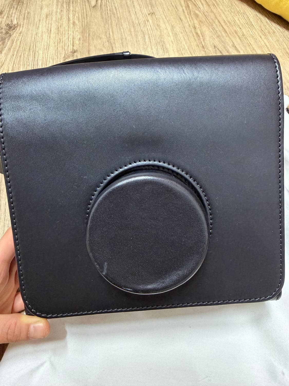 르메르 카메라백 블랙 상품이미지3