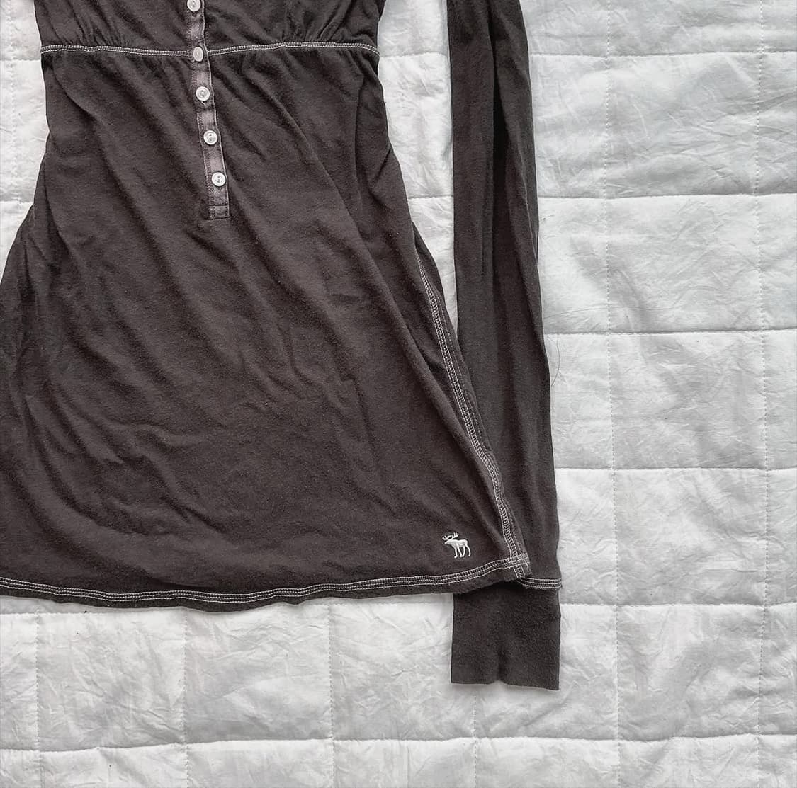 Abercrombie & Fitch brown long sleeve 상품이미지2