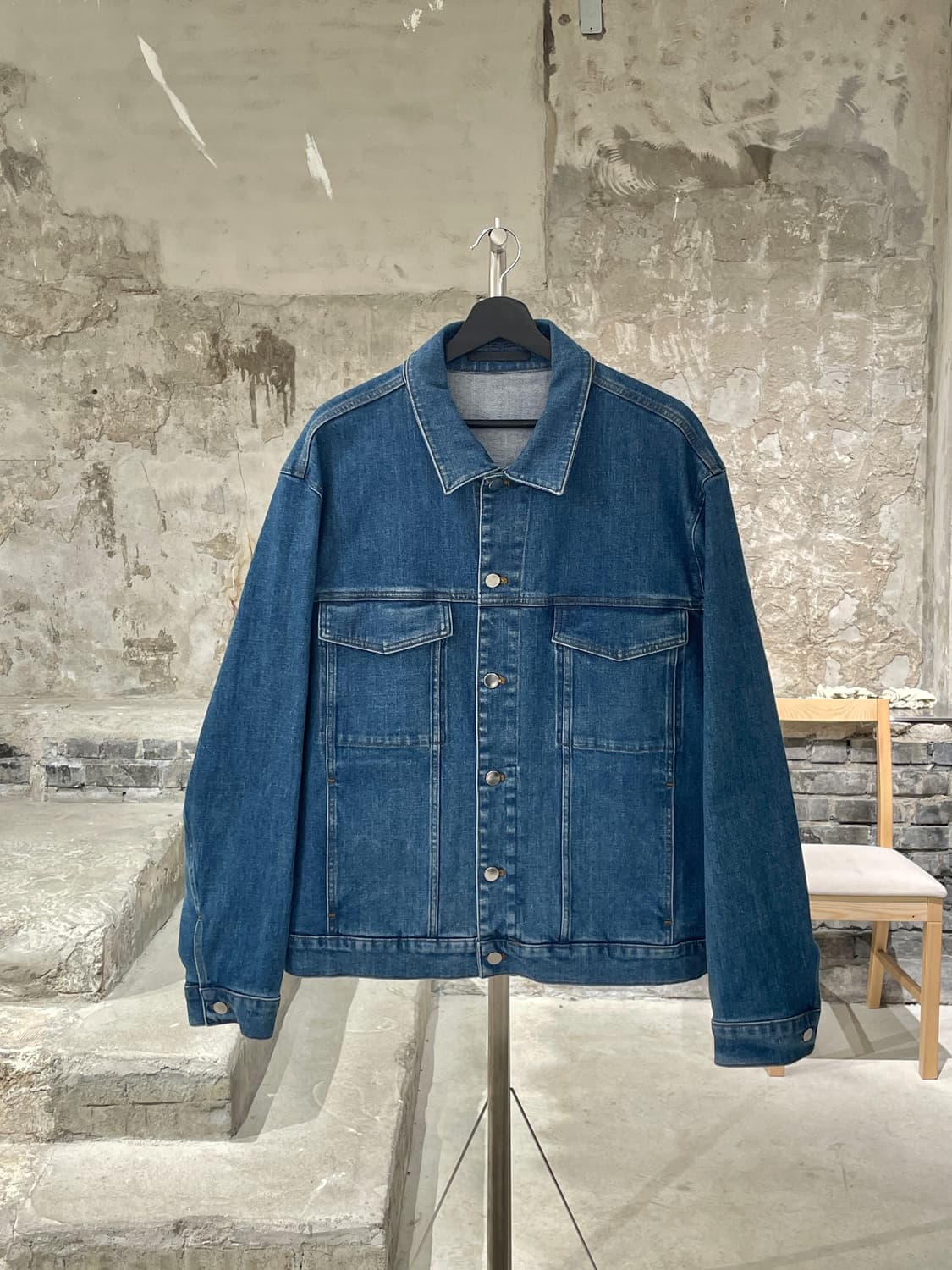 띠어리 중청 체스트 포켓 트러커 데님 자켓 상품이미지1