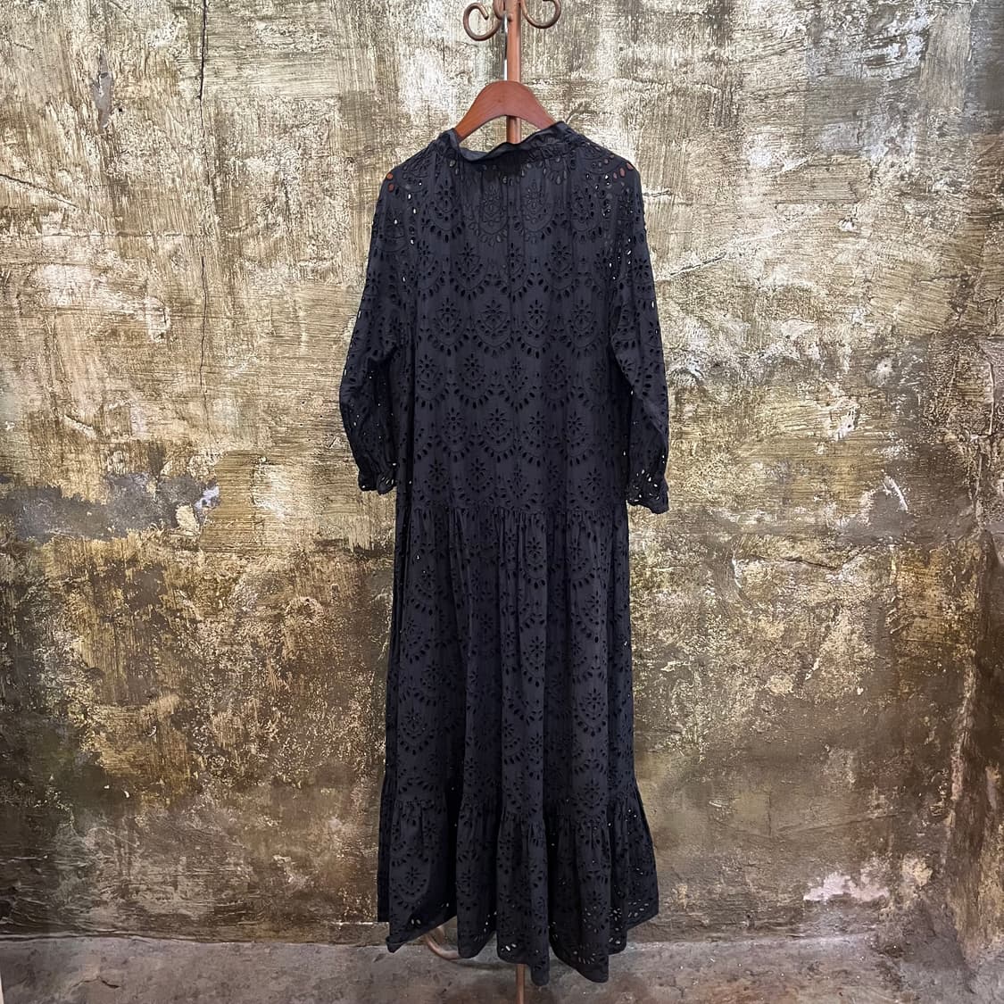 비밍 빔즈 펀칭 텍스처 롱 원피스 상품이미지6