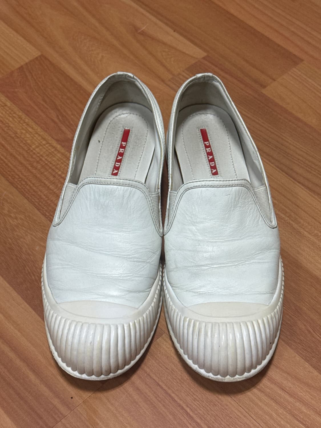 프라다 슬립온 판매합니다. 상품이미지1