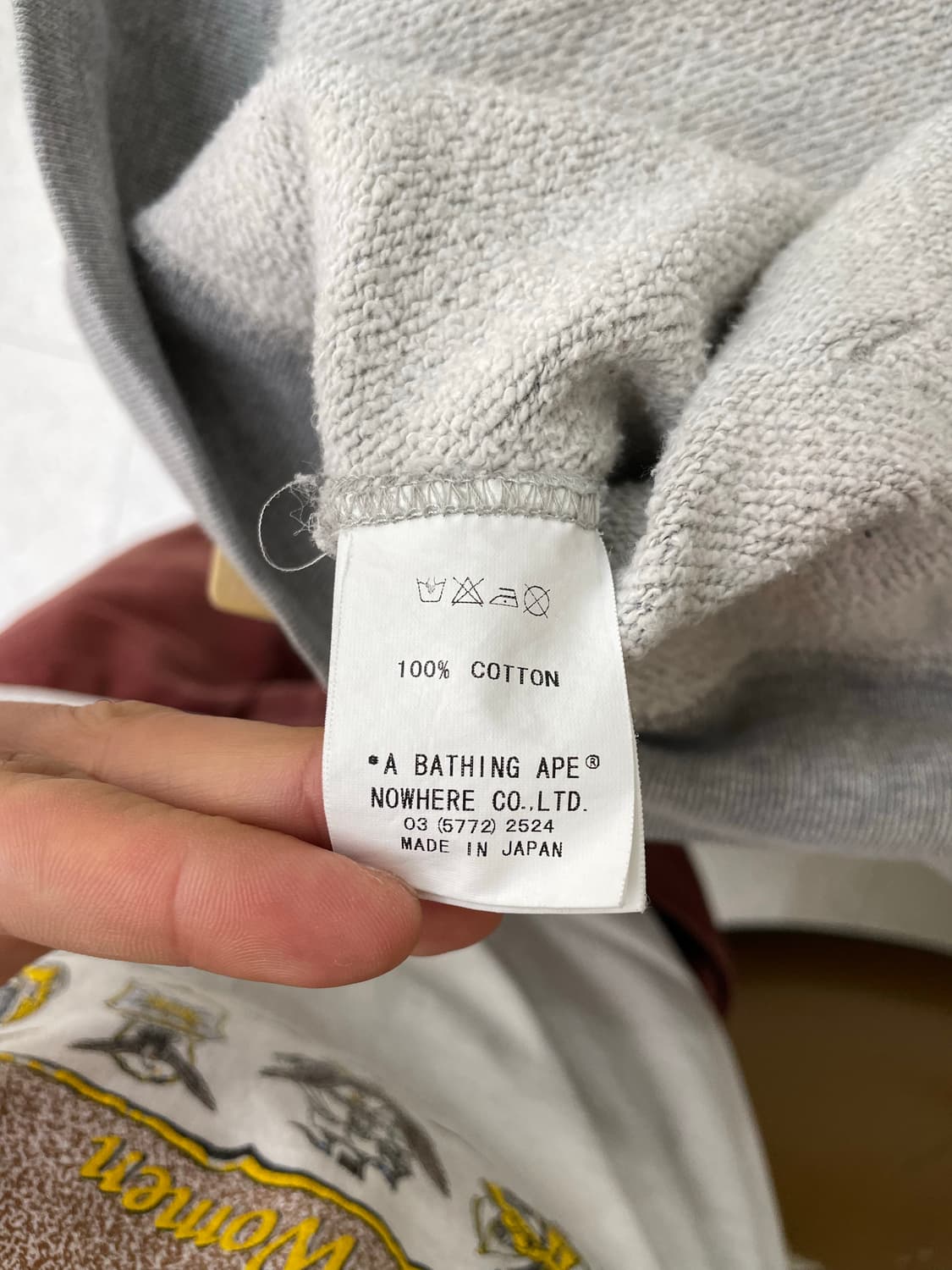 OG 베이프 X KAWS 본즈 집업 상품이미지4