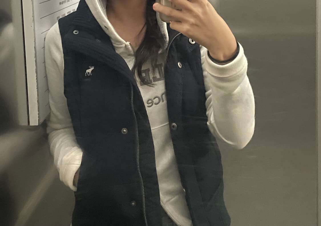 아베크롬비 패딩조끼 판매합니다 (S) 상품이미지1