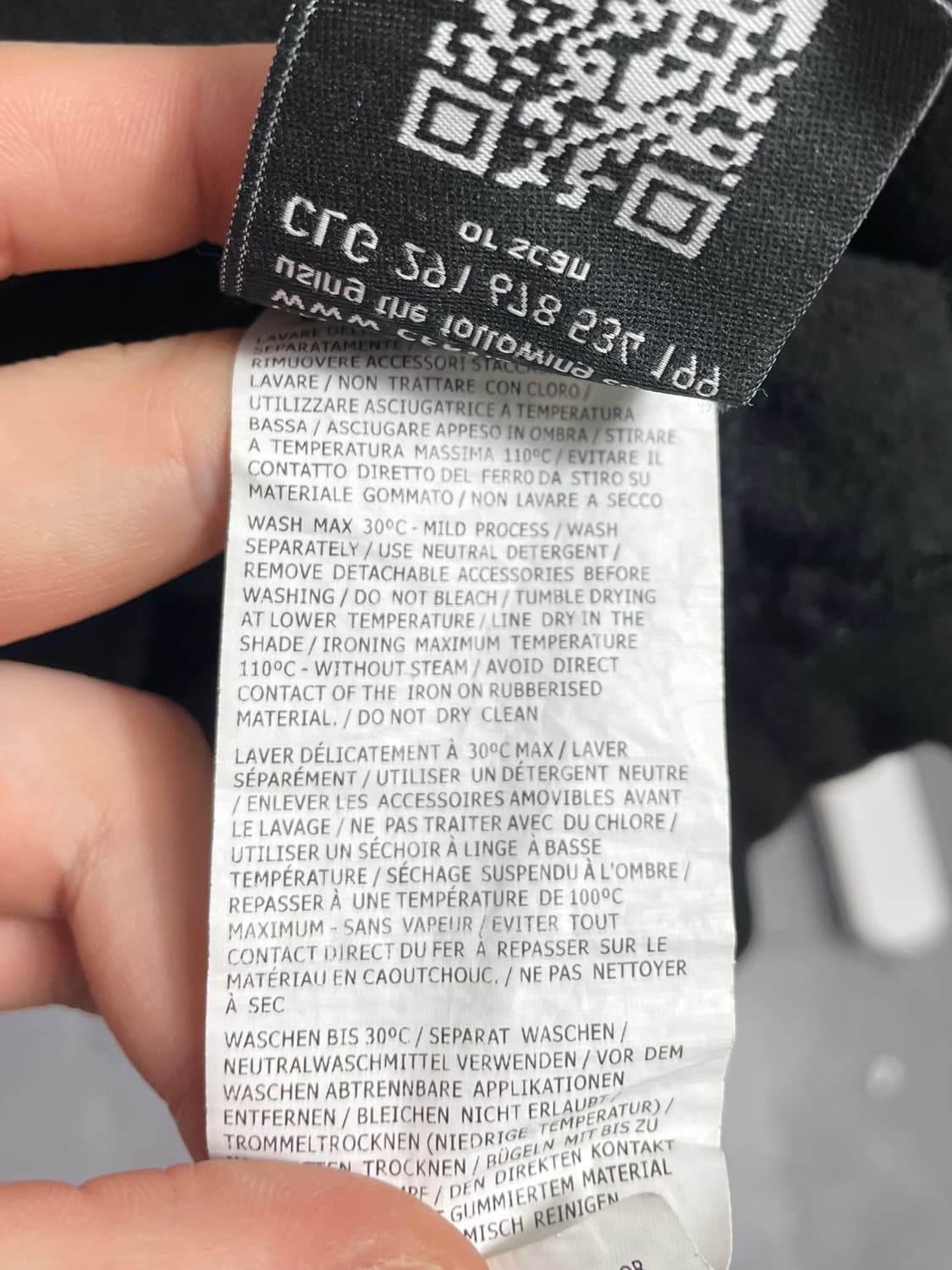 스톤아일랜드 와펜 검정 맨투맨 (on.736) 상품이미지6