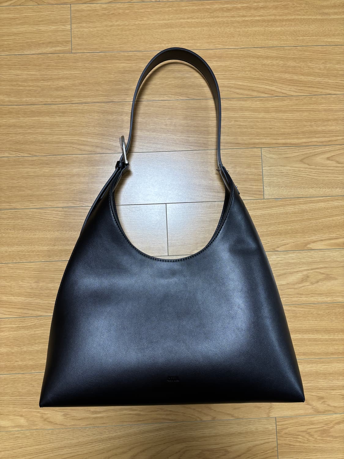 씨타 숄더백 블랙 상품이미지4