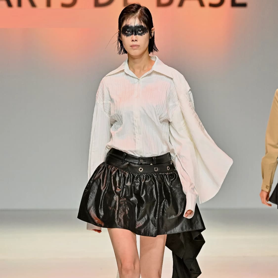 아드베스(ARTS DE BASE) 드레이핑 셔츠 프리사이즈 새상품 상품이미지4