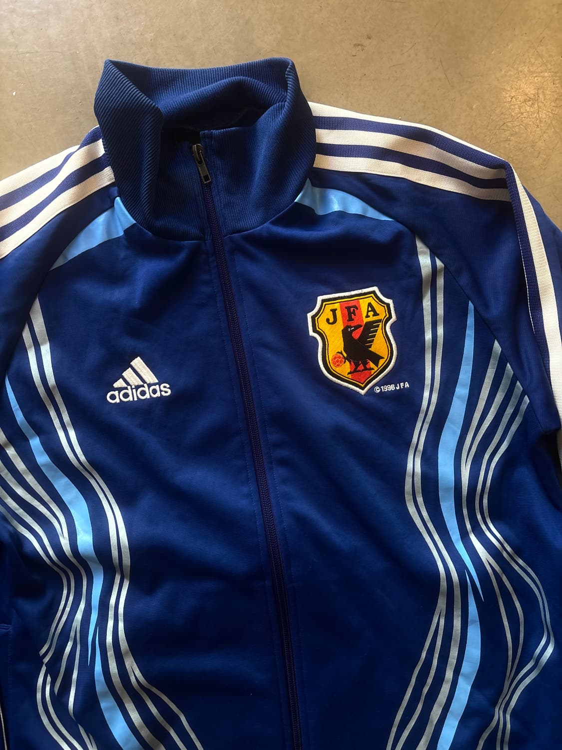 06-08 아디다스 일본 국가대표 트랙탑 상품이미지2