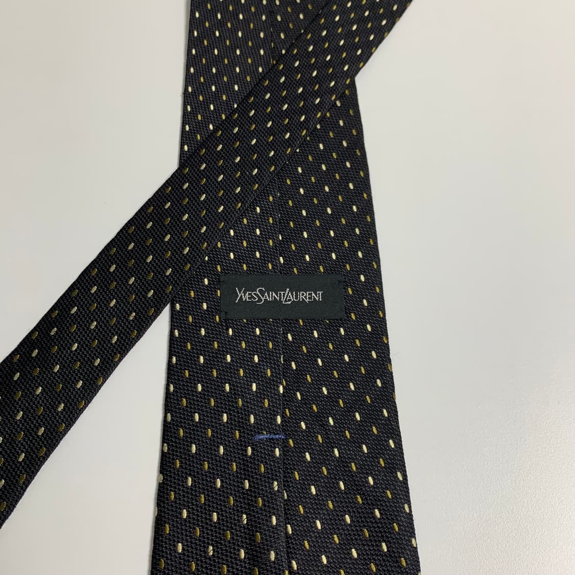 입생로랑(YSL) 도트패턴 블랙컬러 명품넥타이 정장룩코디 A+ 상품이미지5