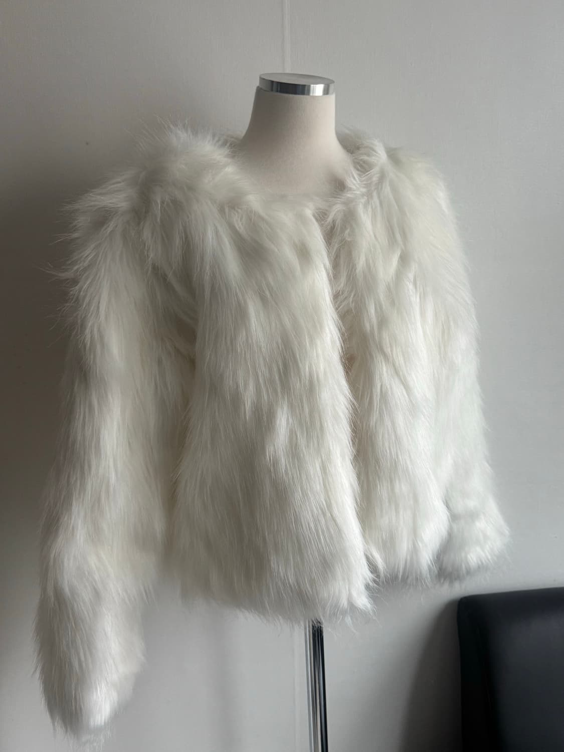 화이트 미드 헤어 페이크 퍼자켓 새상품(마지막 재고) 상품이미지2