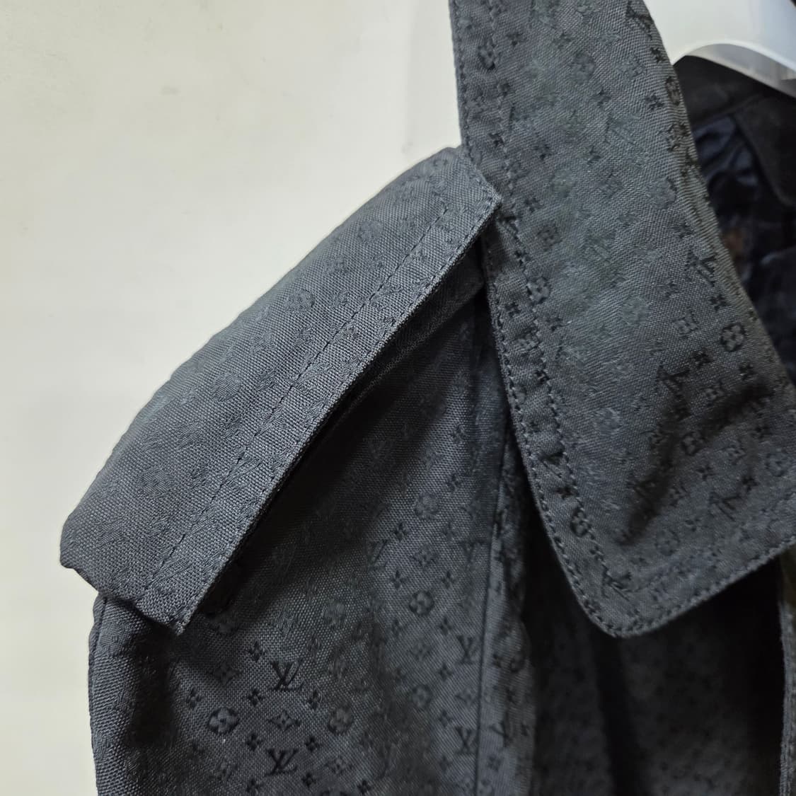 루이비통 시그니처 트랜치 코트 상품이미지4