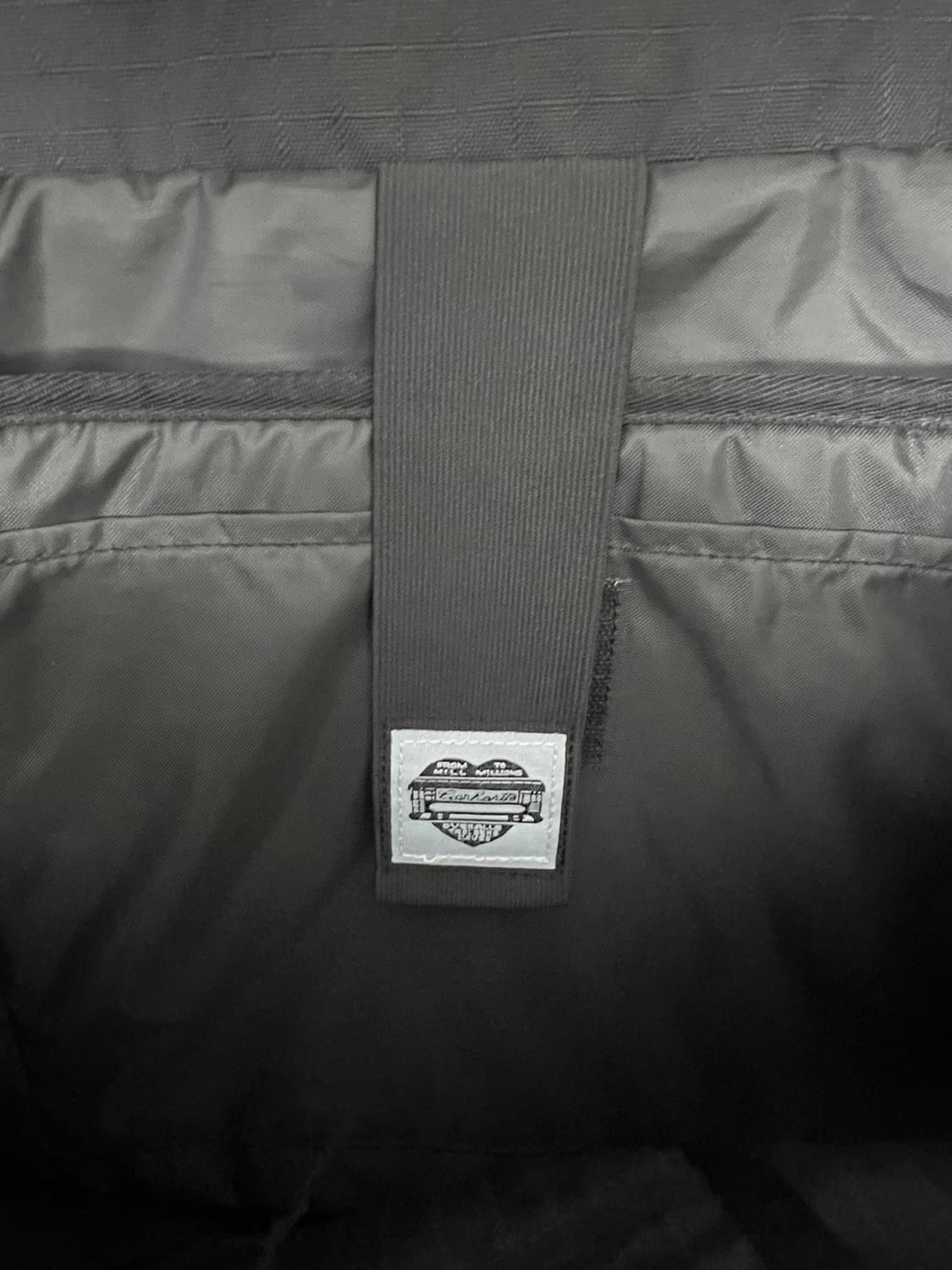 칼하트 크로스백 상품이미지3